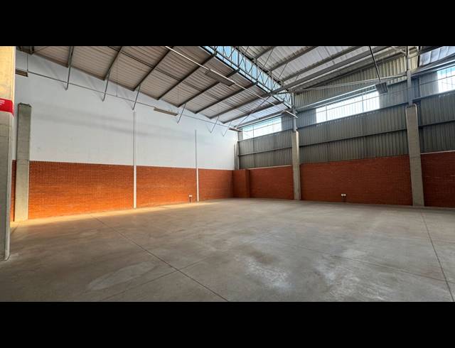 793M² WAREHOUSE TO LET IN LONGLAKE
